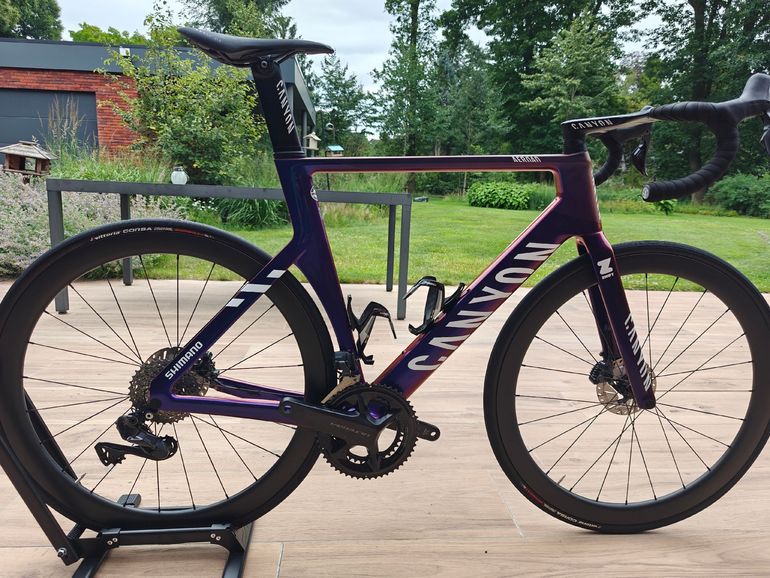 Canyon Aeroad CFR Di2 2025 2025 Road & Gravel d'occasion — image 1 sur 16