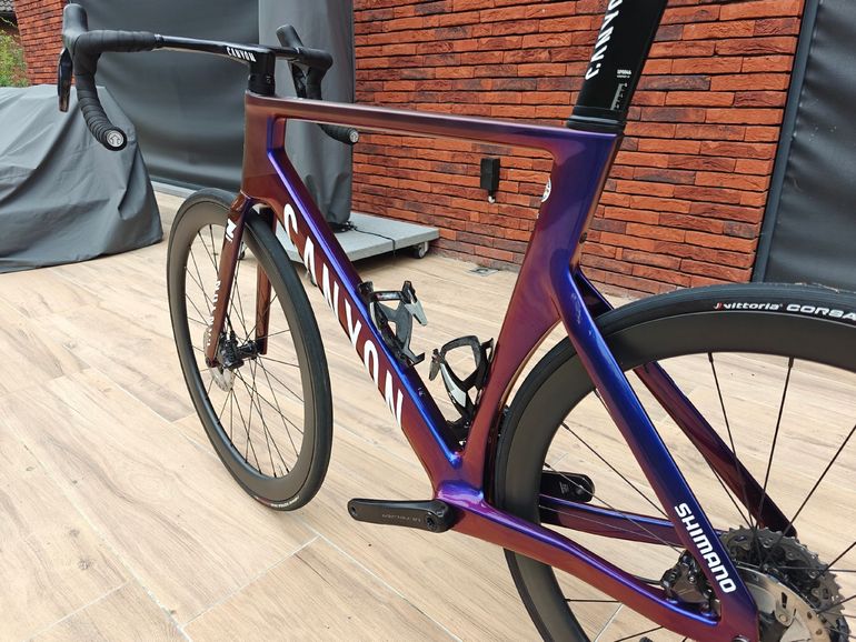 Canyon Aeroad CFR Di2 2025 2025 Road & Gravel d'occasion — image 4 sur 16