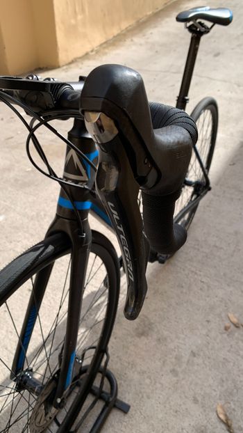 Used Fuji SL 2.1 Full Carbon Shimano Ultegra 11sp Disc - Size M 2020 Road & Gravel, Black — image 4 of 9