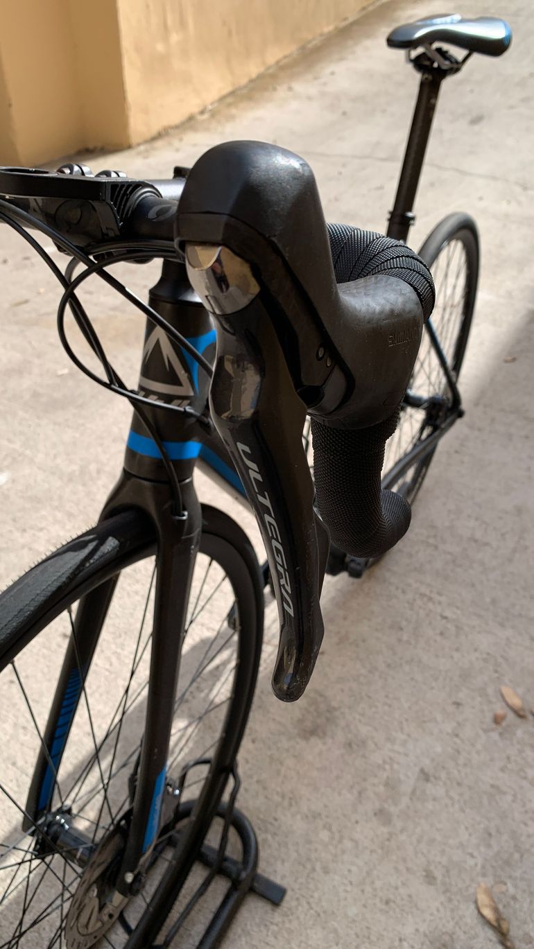 Used Fuji SL 2.1 Full Carbon Shimano Ultegra 11sp Disc - Size M 2020 Road & Gravel, Black — image 4 of 9