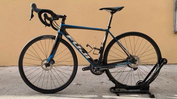 Used Fuji SL 2.1 Full Carbon Shimano Ultegra 11sp Disc - Size M 2020 Road & Gravel, Black — image 6 of 9