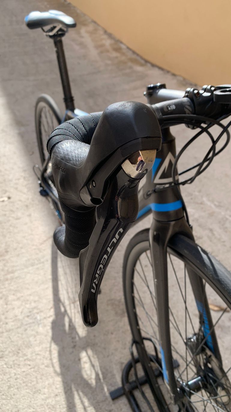 Used Fuji SL 2.1 Full Carbon Shimano Ultegra 11sp Disc - Size M 2020 Road & Gravel, Black — image 5 of 9