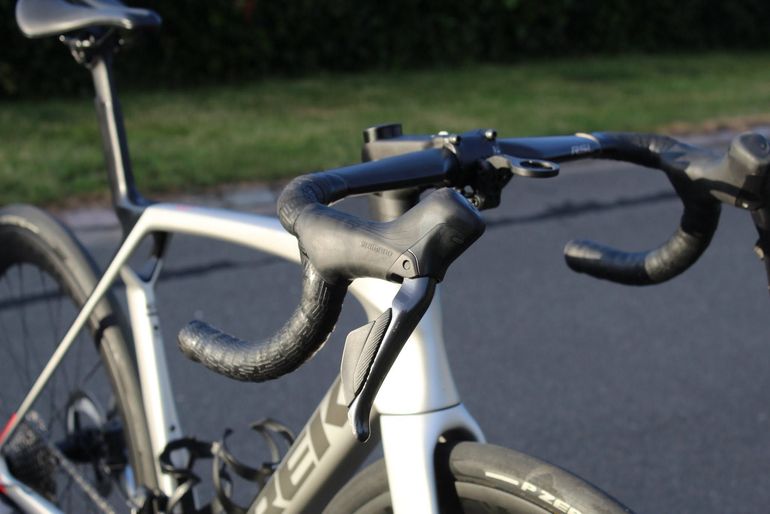 Used Trek Madone SL 7 Gen 8 2025 Road & Gravel, Light Gray — image 9 of 10