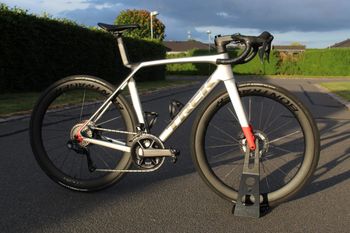 Used Trek Madone SL 7 Gen 8 2025 Road & Gravel, Light Gray — image 3 of 10