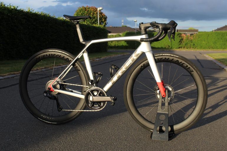 Used Trek Madone SL 7 Gen 8 2025 Road & Gravel, Light Gray — image 3 of 10