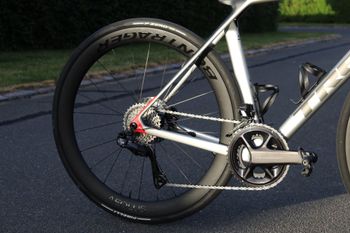 Used Trek Madone SL 7 Gen 8 2025 Road & Gravel, Light Gray — image 4 of 10