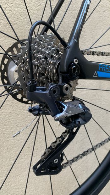 Used Fuji SL 2.1 Full Carbon Shimano Ultegra 11sp Disc - Size L 2021 Road & Gravel, Black — image 11 of 12