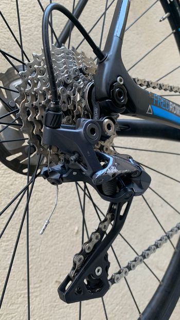 Used Fuji SL 2.1 Full Carbon Shimano Ultegra 11sp Disc - Size L 2021 Road & Gravel, Black — image 8 of 8