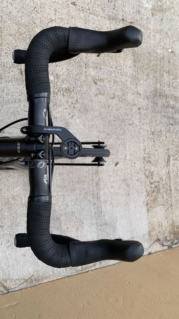 Used Fuji SL 2.1 Full Carbon Shimano Ultegra 11sp Disc - Size L 2021 Road & Gravel, Black — image 8 of 9