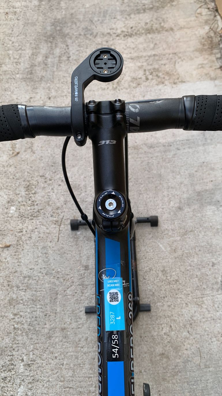 Used Fuji SL 2.1 Full Carbon Shimano Ultegra 11sp Disc - Size L 2021 Road & Gravel, Black — image 7 of 9