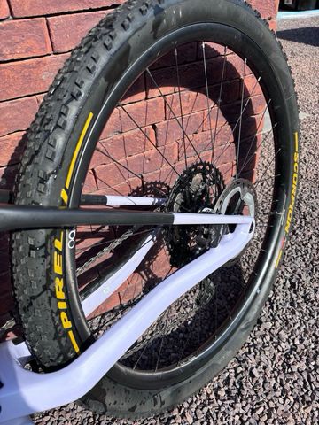 Gebrauchtes Orbea OIZ M-PRO 2025 2025 Mountainbike, Weiß — Bild 16 von 19