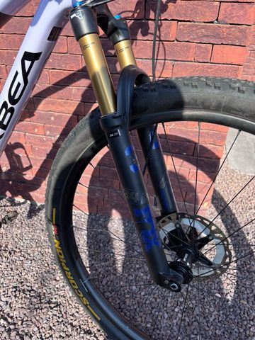 Gebrauchtes Orbea OIZ M-PRO 2025 2025 Mountainbike, Weiß — Bild 14 von 19