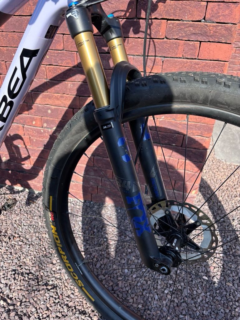 Gebrauchtes Orbea OIZ M-PRO 2025 2025 Mountainbike, Weiß — Bild 14 von 19
