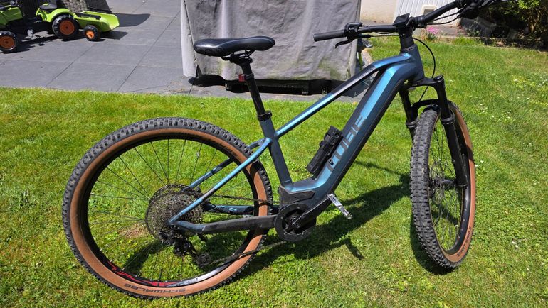 Used CUBE REACTION HYBRID, RACE 750 2023 2023 Mountainbike, Blue, 27.5, 29 — image 1 of 6