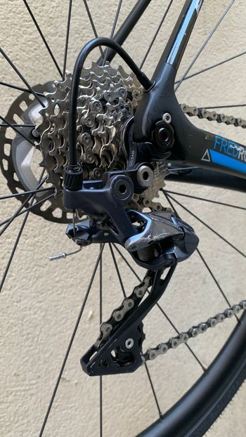 Used Fuji SL 2.1 Full Carbon Shimano Ultegra 11sp Disc - Size L 2021 Road & Gravel, Black — image 10 of 12