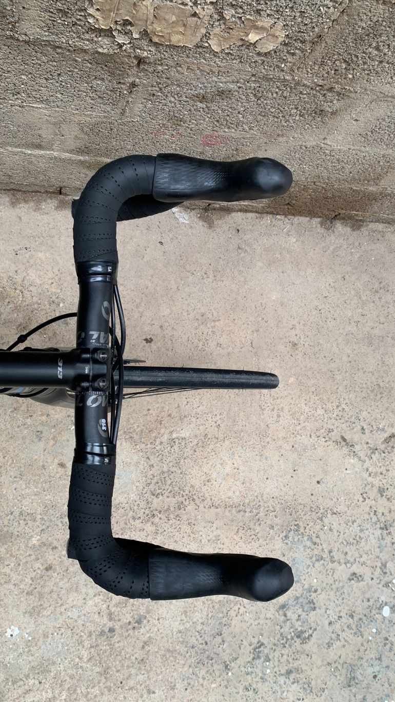 Used Fuji SL 2.1 Full Carbon Shimano Ultegra 11sp Disc - Size L 2021 Road & Gravel, Black — image 7 of 7