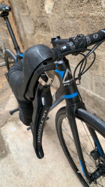 Used Fuji SL 2.1 Full Carbon Shimano Ultegra 11sp Disc - Size L 2021 Road & Gravel, Black — image 5 of 7