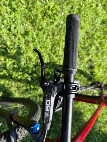 Used Specialized Chisel Comp 2021 2021 Mountainbike, Red, 29 — image 5 of 11