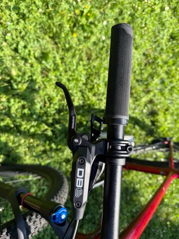 Used Specialized Chisel Comp 2021 2021 Mountainbike, Red, 29 — image 5 of 11