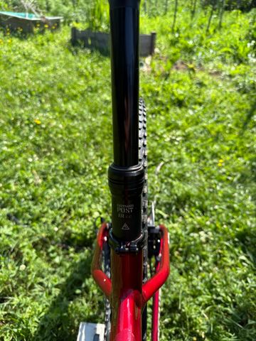 Used Specialized Chisel Comp 2021 2021 Mountainbike, Red, 29 — image 9 of 11