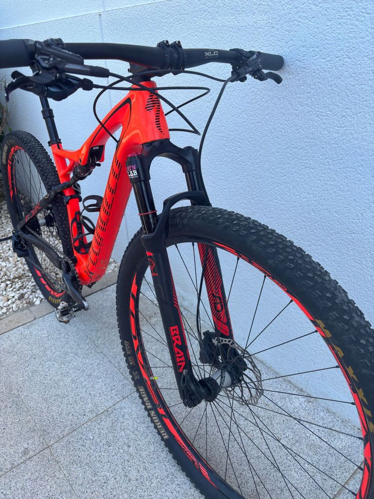 Used Specialized Epic FSR Comp Carbon World Cup 2017 2017 Mountainbike, Red, 29 — image 2 of 4