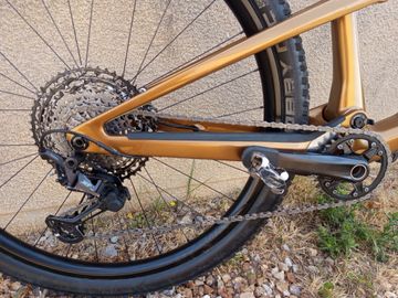 Canyon Lux Trail CF 8 2024 2024 Mountainbike usato, Arancione — immagine 5 di 13