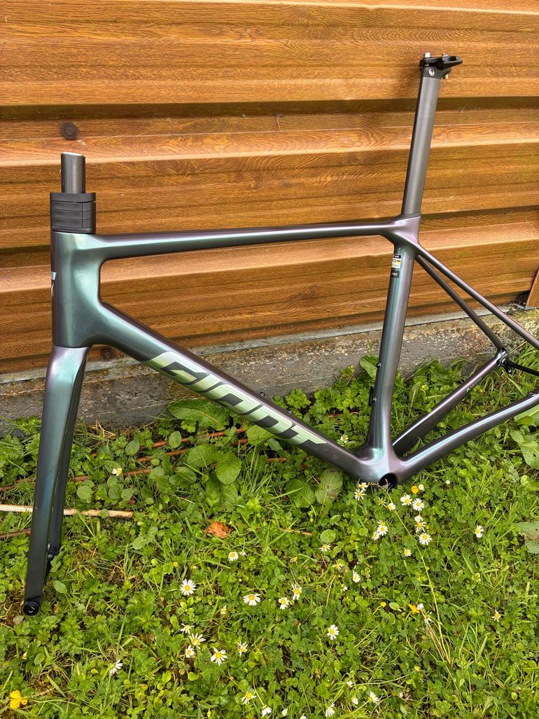 Giant TCR Advanced Pro Frameset 2025 Frameset 2025 Road & Gravel de segunda mano, Morado — imagen 2 de 12