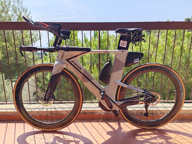 Used Felt IA Advanced Ultegra Di2 2023 2023 Road & Gravel, Light Gray — image 2 of 10