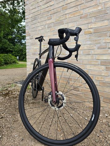 Specialized Allez Sprint Disc 2020 2020 Road & Gravel d'occasion — image 2 sur 19