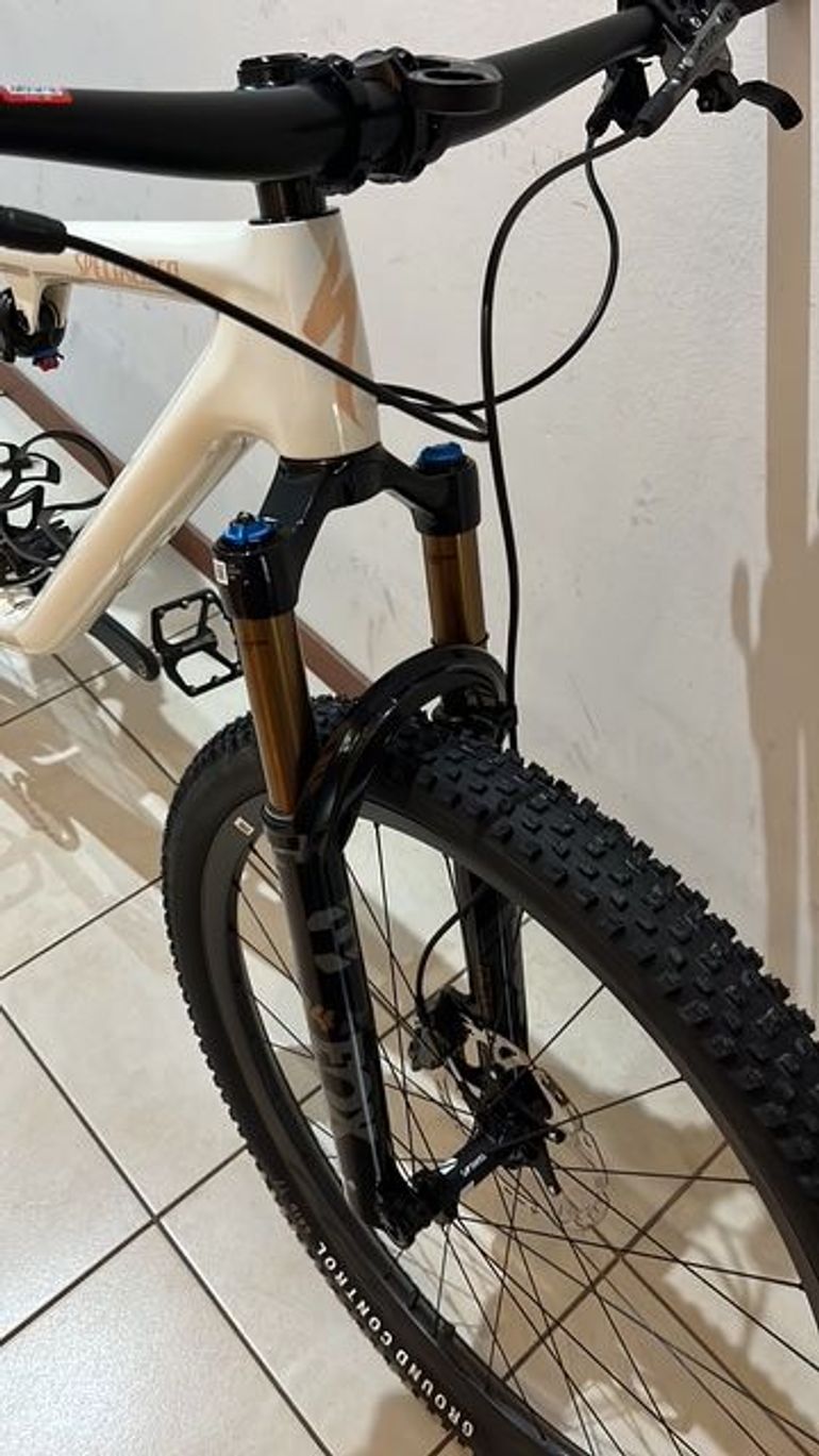 Used Specialized Epic EVO Pro 2023 2023 Mountainbike, White, 29 — image 3 of 3