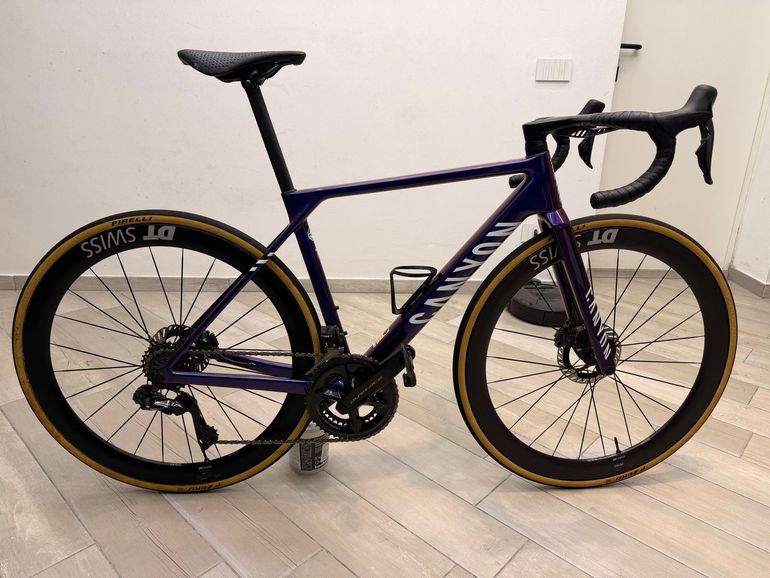Canyon Ultimate CFR Di2 Aero 2023 2023 Road & Gravel d'occasion — image 4 sur 9