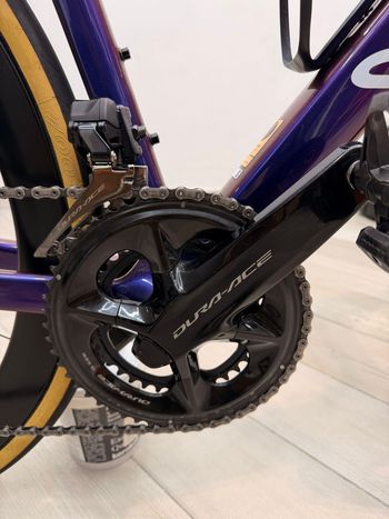 Canyon Ultimate CFR Di2 Aero 2023 2023 Road & Gravel d'occasion — image 3 sur 9