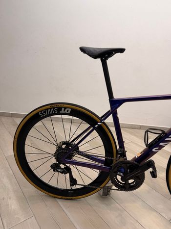 Canyon Ultimate CFR Di2 Aero 2023 2023 Road & Gravel d'occasion — image 8 sur 9