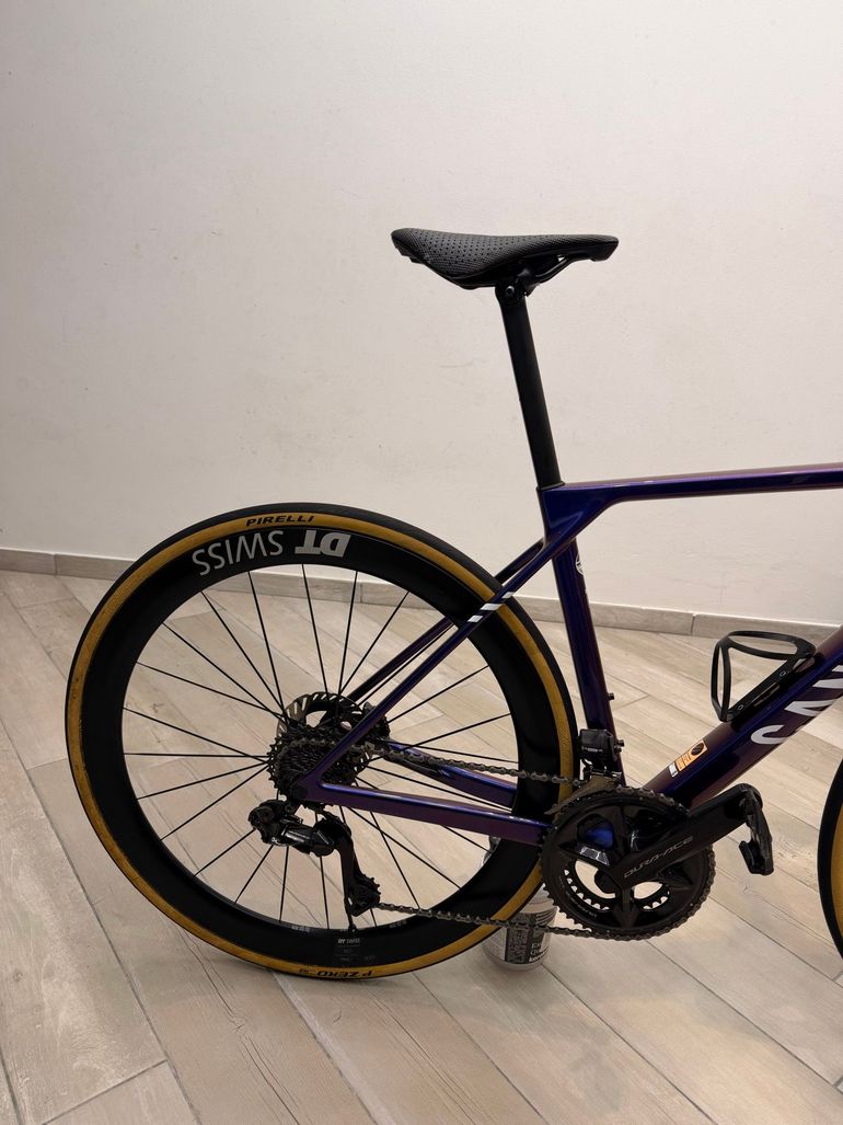 Canyon Ultimate CFR Di2 Aero 2023 2023 Road & Gravel d'occasion — image 8 sur 9