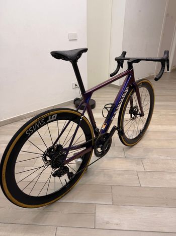 Canyon Ultimate CFR Di2 Aero 2023 2023 Road & Gravel d'occasion — image 2 sur 9