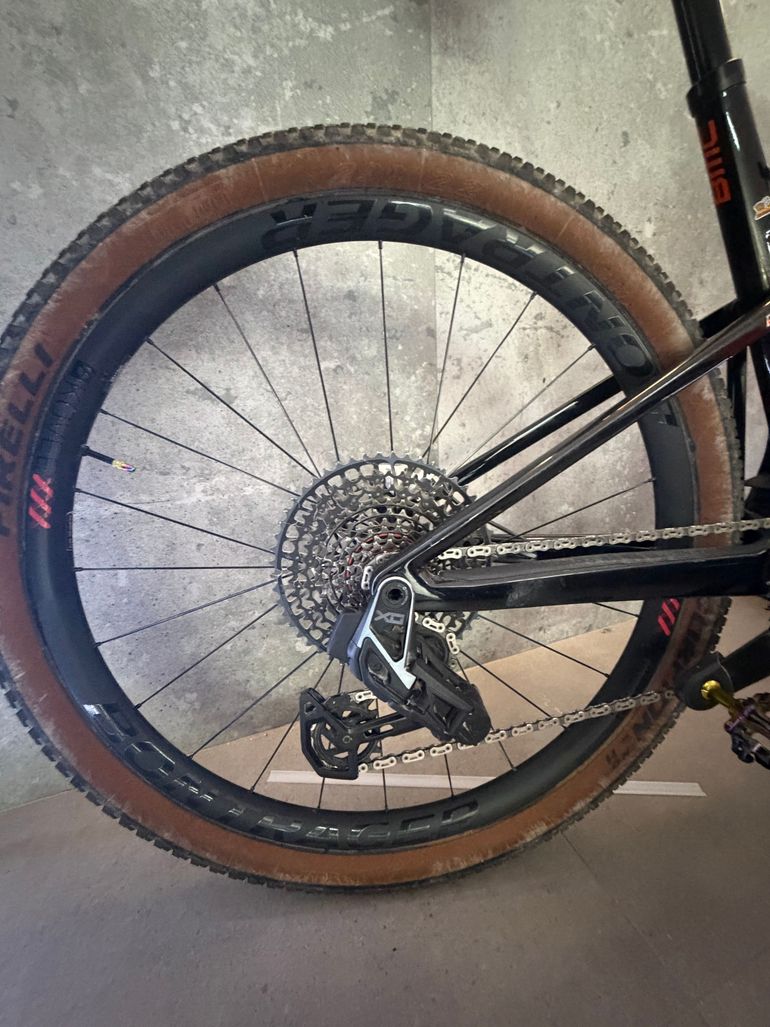 Brugt BMC Fourstroke 01 ONE 2024 2024 Mountainbike — billede 2 af 7