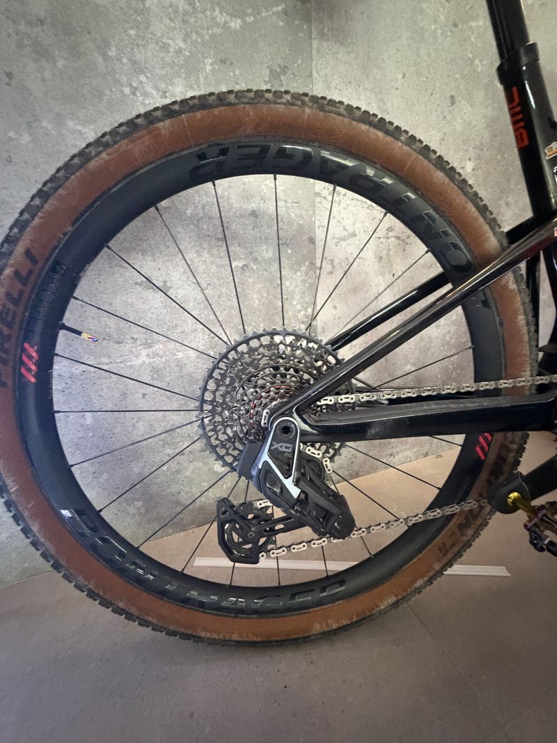 Used BMC Fourstroke 01 ONE 2024 2024 Mountainbike, Orange, 29 — image 2 of 7