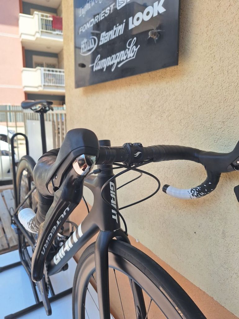 Used Giant TCR Advanced Pro Team Disc 2021 2021 Road & Gravel, Black — image 7 of 24
