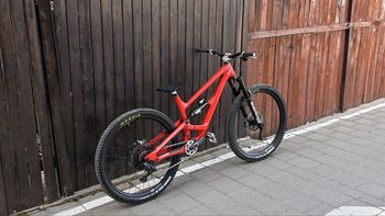 Used YT Capra Core 3 2024 2024 Mountainbike, Red — image 3 of 12