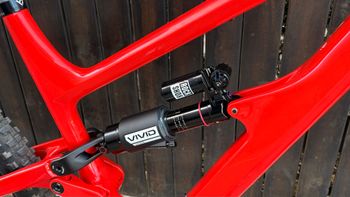 Used YT Capra Core 3 2024 2024 Mountainbike, Red — image 6 of 12