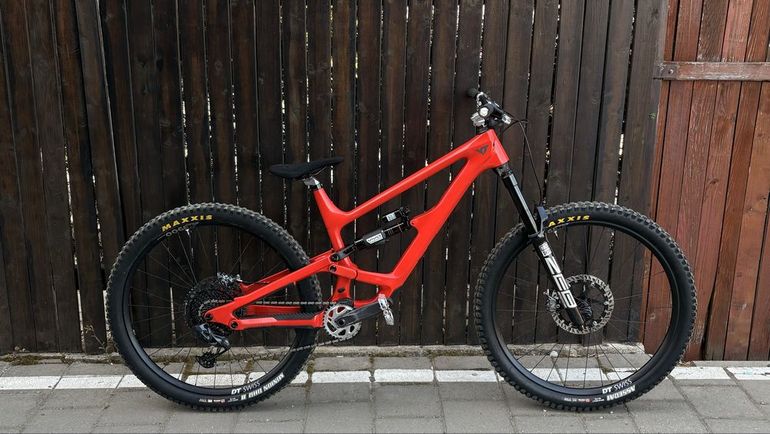Used YT Capra Core 3 2024 2024 Mountainbike, Red — image 1 of 12