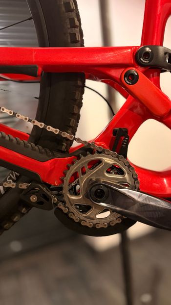 Used YT Capra Core 3 2024 2024 Mountainbike, Red — image 9 of 12