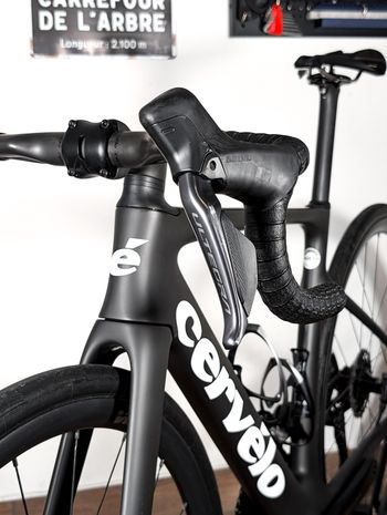 Cervélo Caledonia-5 Ultegra Di2 2023 2023 Road & Gravel d'occasion — image 16 sur 20