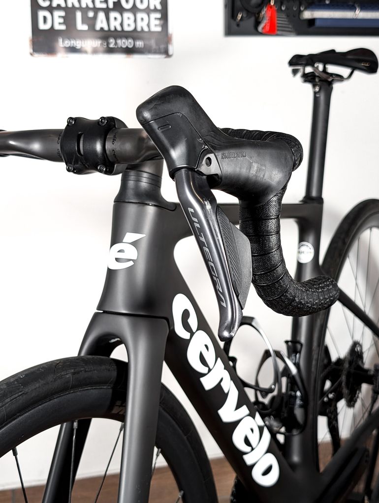 Cervélo Caledonia-5 Ultegra Di2 2023 2023 Road & Gravel d'occasion — image 16 sur 20