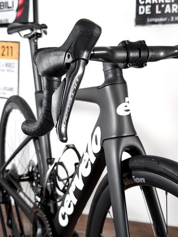 Cervélo Caledonia-5 Ultegra Di2 2023 2023 Road & Gravel d'occasion — image 15 sur 20