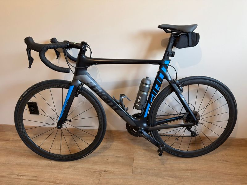 Used Giant Propel Advanced 1 2017 2017 Road & Gravel, Black — image 2 of 11