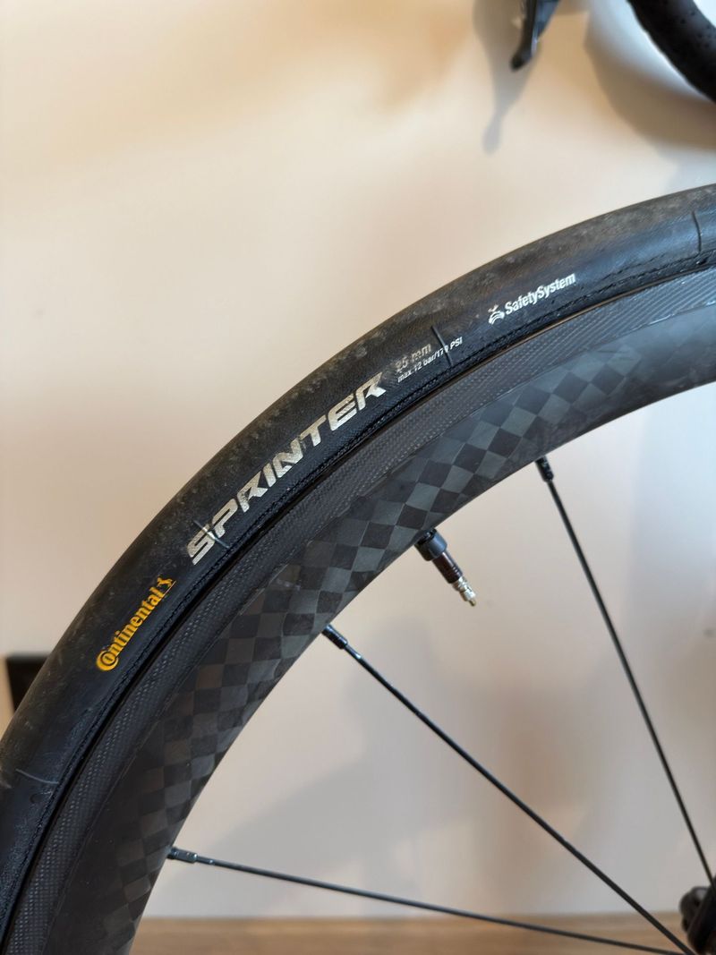 Used Giant Propel Advanced 1 2017 2017 Road & Gravel, Black — image 5 of 11