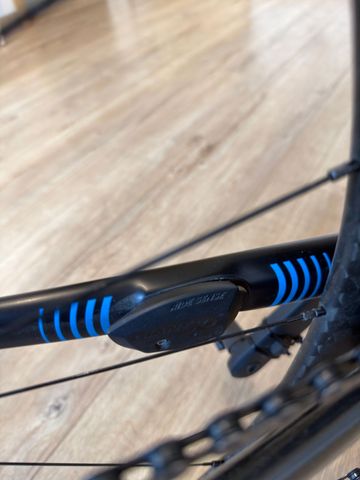 Used Giant Propel Advanced 1 2017 2017 Road & Gravel, Black — image 8 of 11