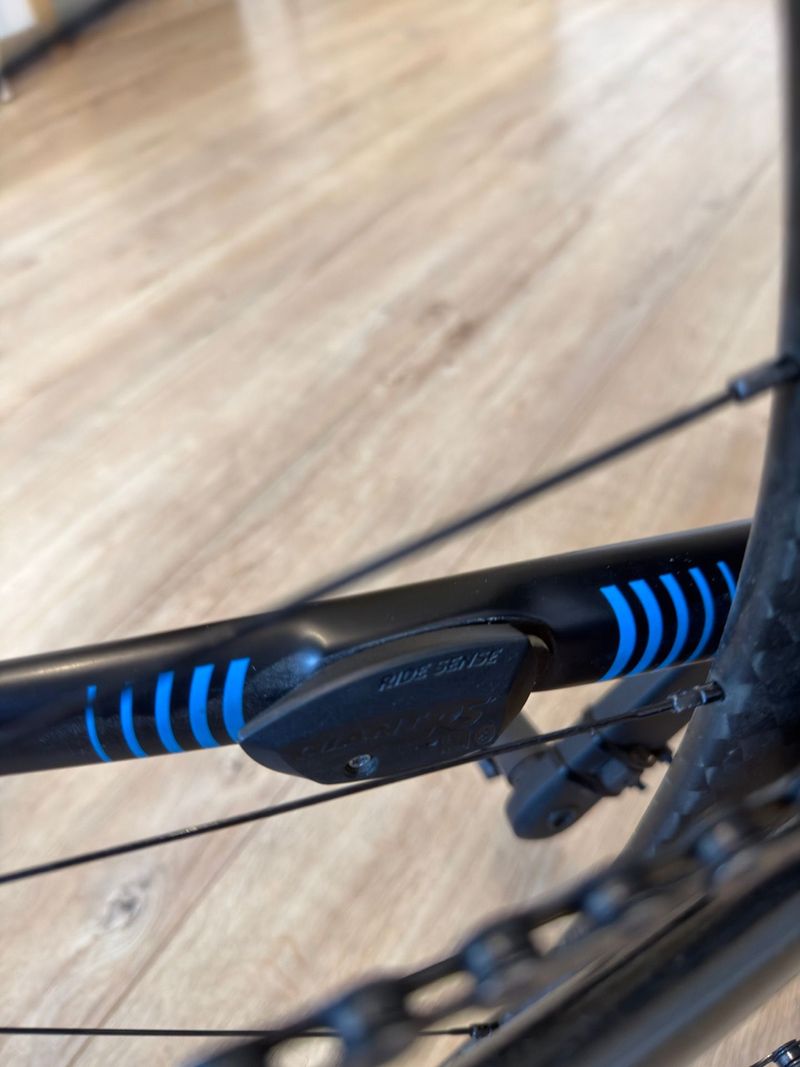 Used Giant Propel Advanced 1 2017 2017 Road & Gravel, Black — image 8 of 11