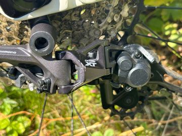 Rocky Mountain Instinct Carbon 50 2024 2024 Mountainbike usato, Grigio chiaro — immagine 3 di 7